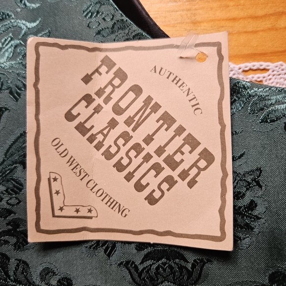 NWT Reno Vest - Picture 2 of 5